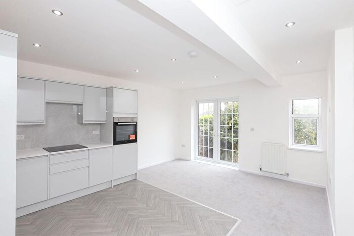 2 Bedroom Detached Bungalow For Sale In Skinner Street, Creswell, S80