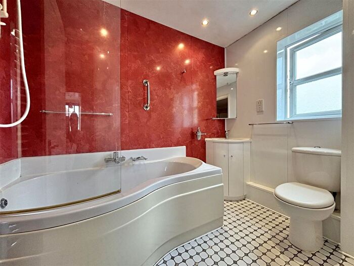 4 Bedroom Detached House For Sale In The Spaldings, St. Leonards-On-Sea, TN38