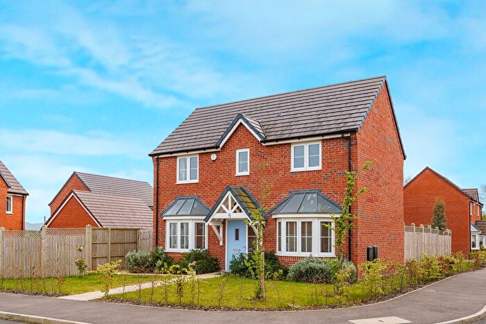 3 Bedroom Detached House For Sale In Combe Hill, Tewkesbury, GL19