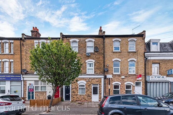 Studio To Rent In Oldridge Road, London, SW11