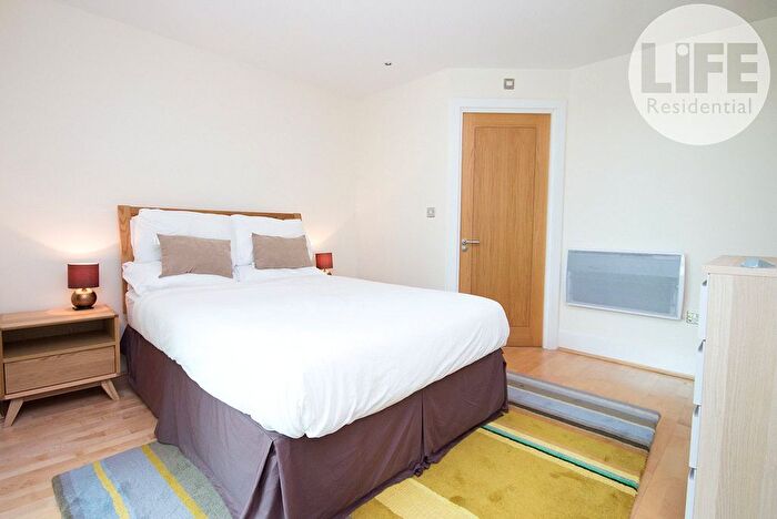 2 Bedroom Flat To Rent In Fountain House, St George Wharf, London, SW8