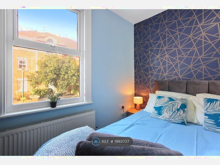 2 Bedroom Flat To Rent In Union Street, Maidstone, ME14