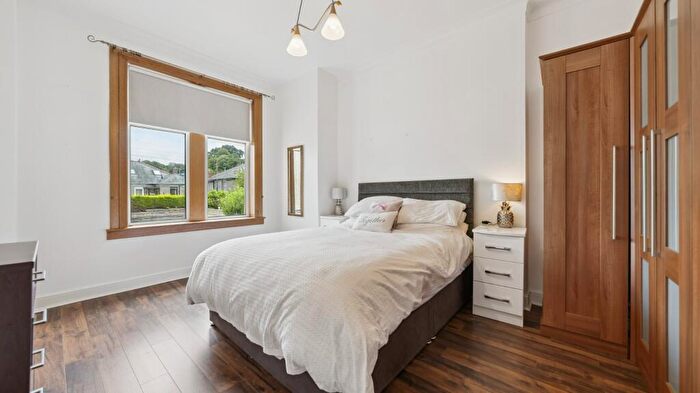 4 Bedroom Semi-Detached Bungalow To Rent In Madison Avenue, Cathcart, Glasgow, G44