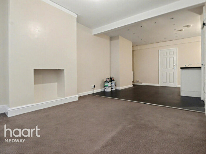 4 Bedroom Terraced House To Rent In Corporation Road, Gillingham, ME7