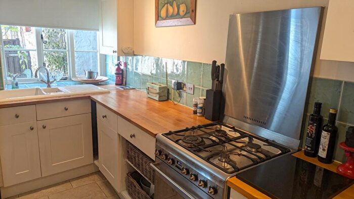 2 Bedroom Cottage For Sale In St Thomas Street, Wells, BA5