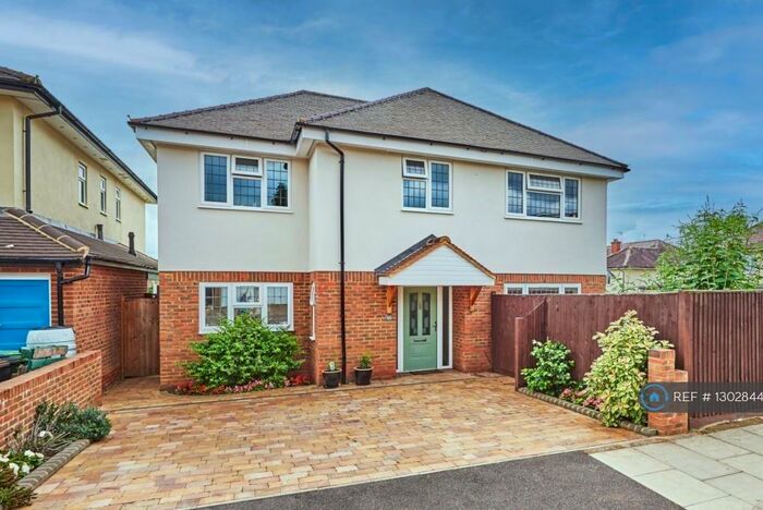 3 Bedroom Detached House To Rent In Queens Crescent, St. Albans, AL4