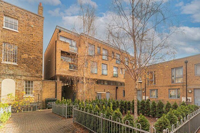 1 Bedroom Apartment For Sale In Gascoigne Close, London, N17