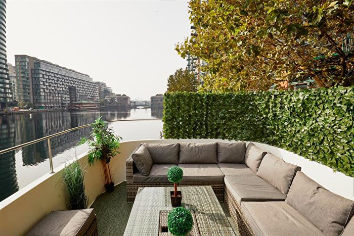 2 Bedroom House Boat For Sale In Millharbour, Canary Wharf, E14