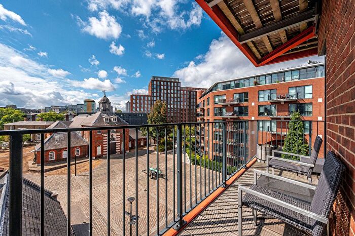 3 Bedroom Flat For Sale In Warehouse Court, Woolwich Riverside, London, SE18