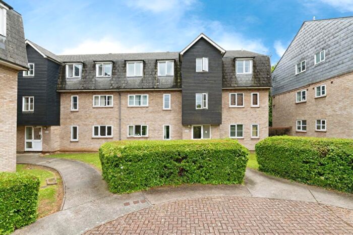 2 Bedroom Flat For Sale In Menzies Avenue, Basildon, Essex, SS15