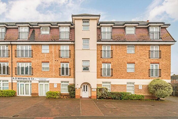 2 Bedroom Flat For Sale In Green Lane, Morden, SM4