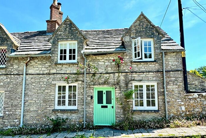 3 Bedroom Cottage For Sale In South Street, Kingston, BH20