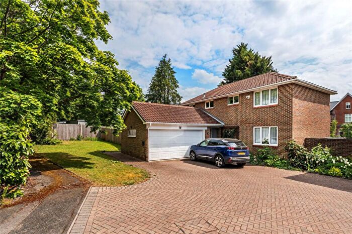 4 Bedroom Detached House For Sale In Fairford Close, Reigate, Surrey, RH2