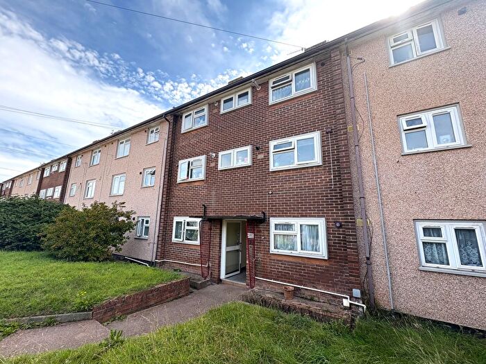 2 Bedroom Flat To Rent In Tor Close, Exeter, EX4