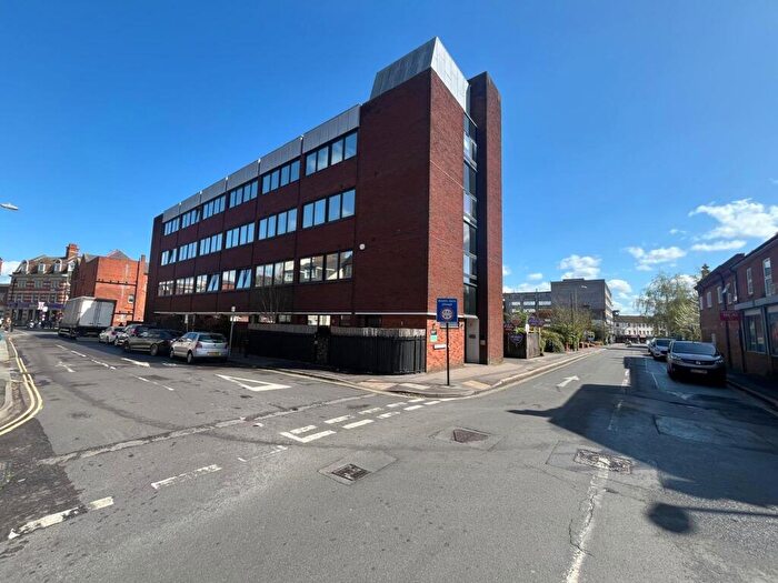 1 Bedroom Flat To Rent In Birchett Road, Aldershot, Hampshire, GU11