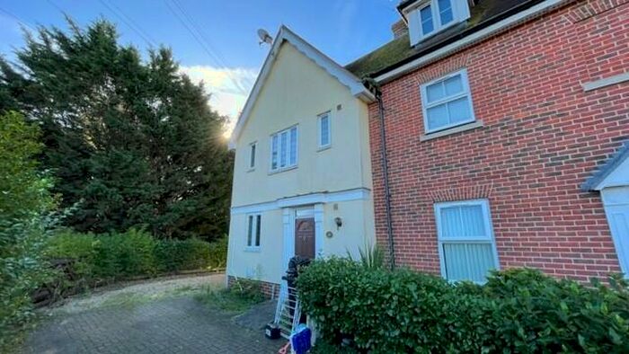 3 Bedroom End Of Terrace House To Rent In Elmstead Road, Colchester, Essex, CO4