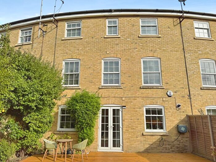 5 Bedroom Terraced House To Rent In Rockbourne Road, Sherfield-on-Loddon, Hook, Hampshire, RG27