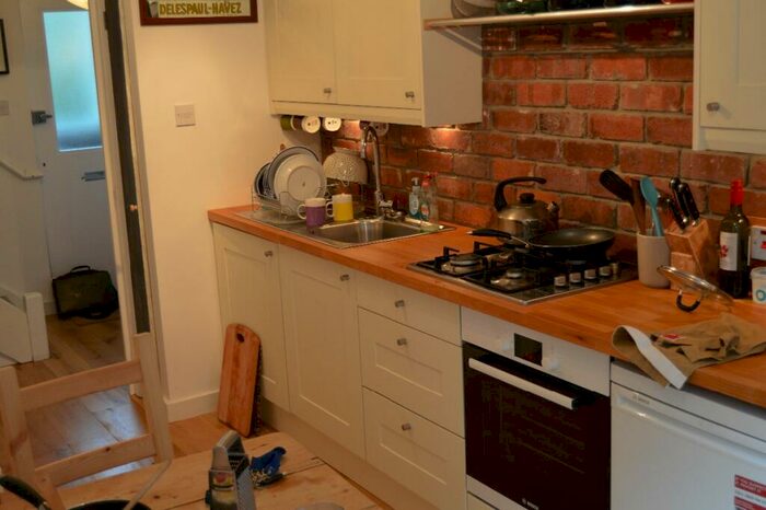 3 Bedroom Flat To Rent In Carnoustie Drive, London, N1