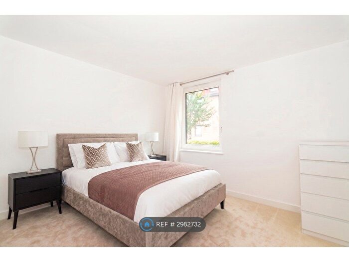 1 Bedroom Flat To Rent In Whiting Way, London, SE16