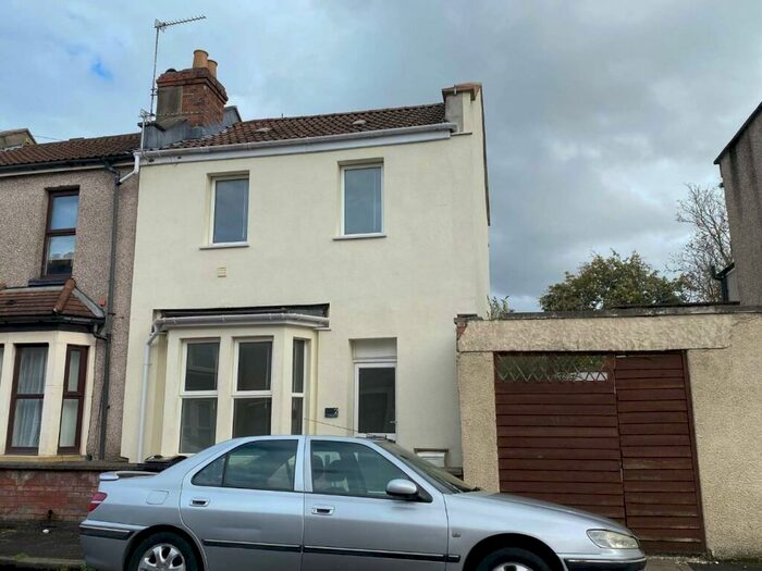 2 Bedroom End Of Terrace House To Rent In Cartledge Road, Easton, Bristol, BS5