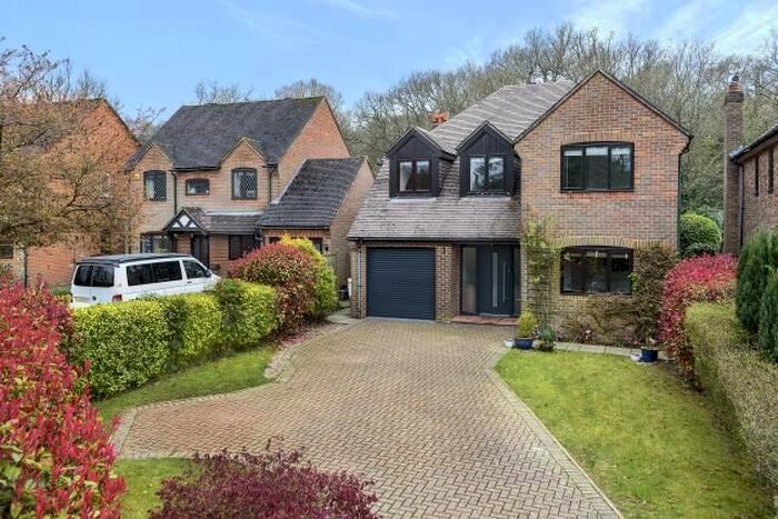 4 Bedroom Detached House To Rent In Naphill, Buckinghamshire, HP14