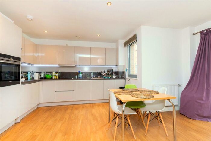 2 Bedroom Apartment To Rent In Ashwin Street, London, E8