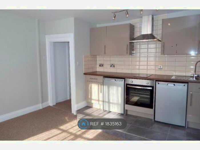 1 Bedroom Flat To Rent In South Street, Wellington, TA21