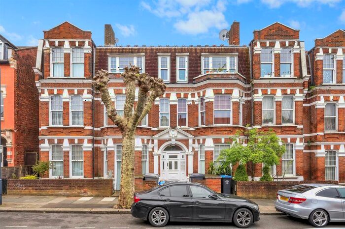 2 Bedroom Flat To Rent In Rutland Park, London, NW2