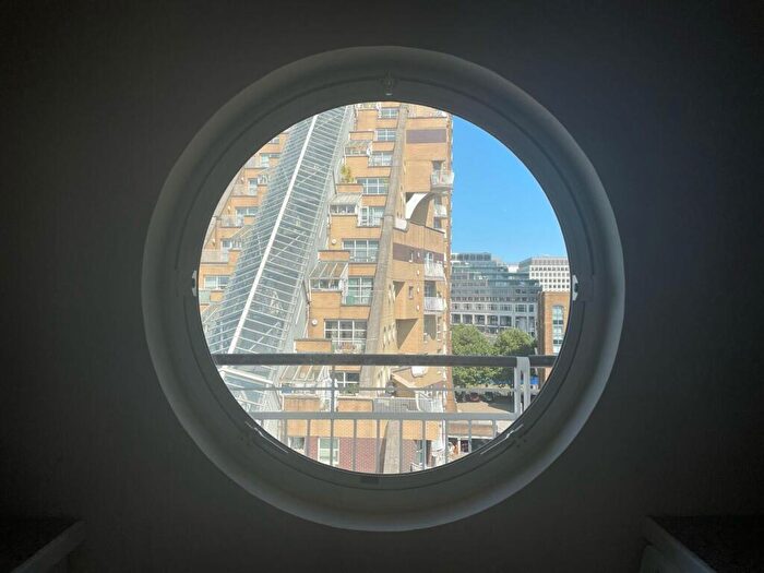 2 Bedroom Flat To Rent In Cuba Street, Docklands, London, E14