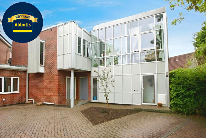 2 Bedroom Flat To Rent In Beehive Court, Beehive Lane, Chelmsford, CM2