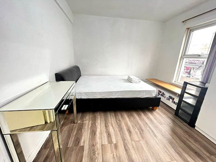 3 Bedroom Terraced House To Rent In Waddington Road, London, E15