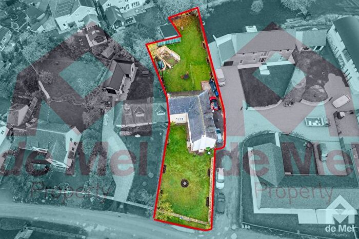 5 Bedroom Farmhouse For Sale In Gander Lane, Teddington, GL20