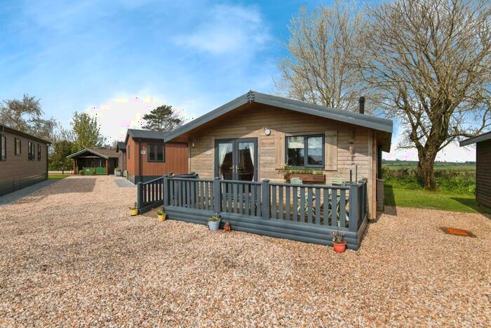 3 Bedroom Park Home For Sale In Sidmouth Road, Rousdon, Lyme Regis, DT7