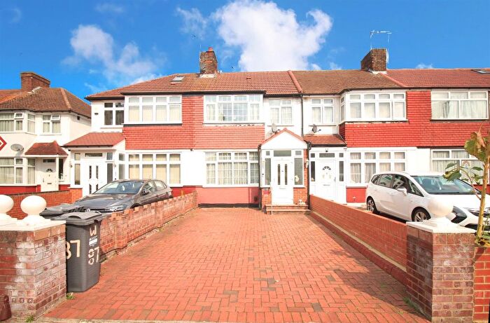 3 Bedroom Terraced House To Rent In Wentworth Road, Southall, UB2