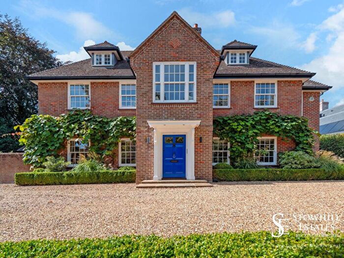 6 Bedroom Detached House For Sale In Penn Road, Beaconsfield, HP9