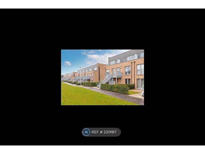 3 Bedroom Flat To Rent In Edinburgh, Edinburgh, EH4