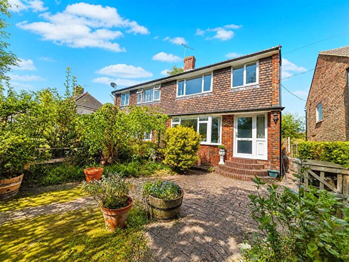 3 Bedroom Semi-detached House For Sale In Framfield Road, Buxted, Uckfield, TN22