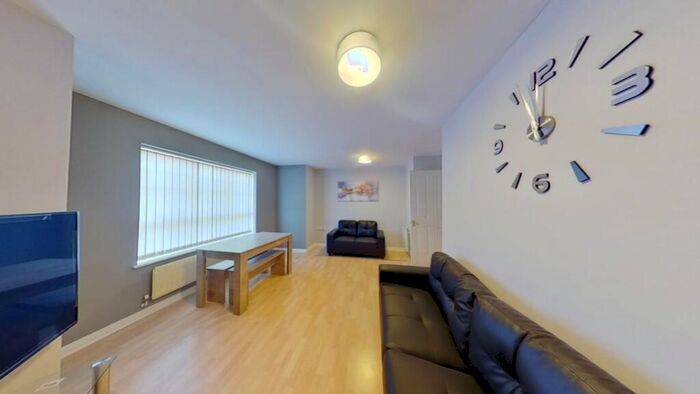 2 Bedroom Flat To Rent In Flat, Tudor Court, Walter Street, Arboretum, Nottingham, NG7