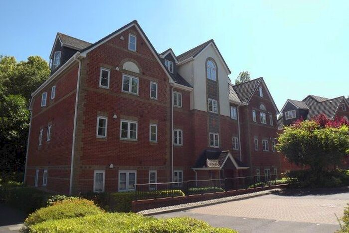 2 Bedroom Flat To Rent In Millennium Court, Basingstoke, RG21