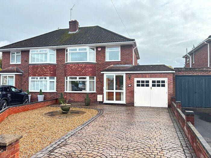 3 Bedroom Semi Detached House For Sale In Lavington Drive, Longlevens, Gloucester, GL2