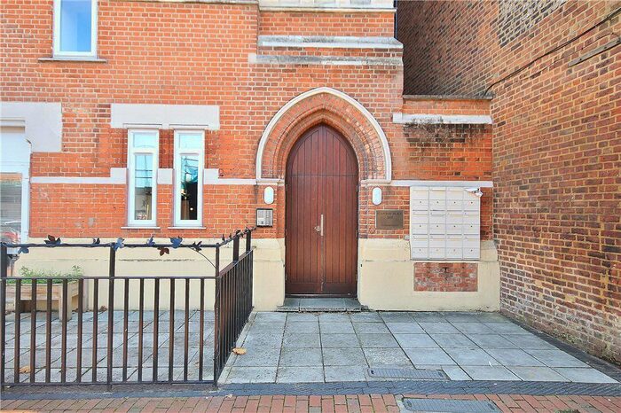 1 Bedroom Flat To Rent In Guildford Street, Chertsey, Surrey, KT16