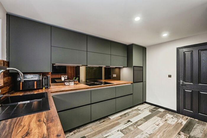 3 Bedroom Semi-Detached House For Sale In Golwg Y Garreg Wen, Swansea, SA1