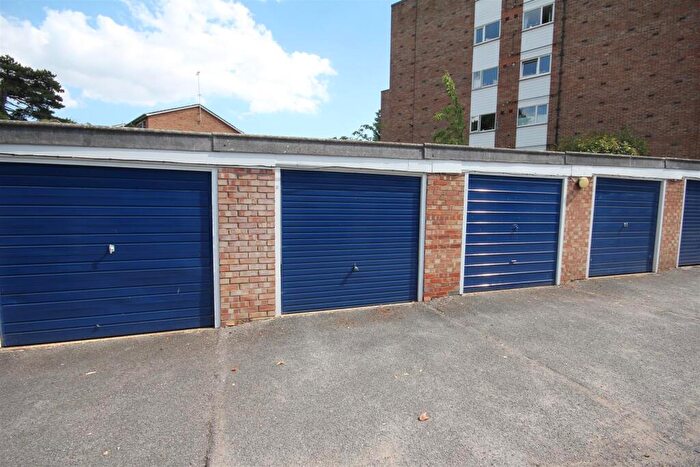 Garage / Parking To Rent In Garage, Winnals Park, Paddockhall Road, RH16