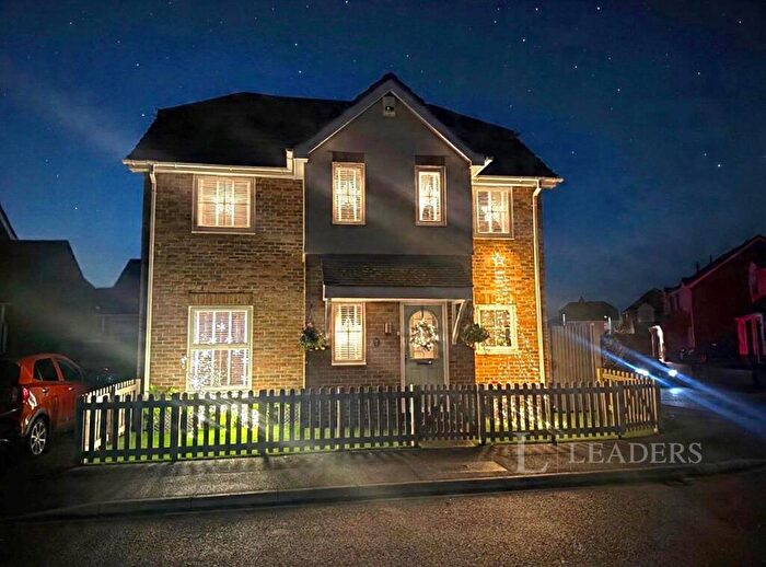 4 Bedroom Detached House For Sale In The Cloisters, Bedford, Bedfordshire, MK41