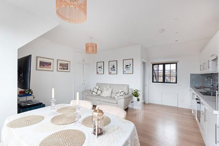 2 Bedroom Flat To Rent In King Street, Ravenscourt Park, Hammersmith, W6