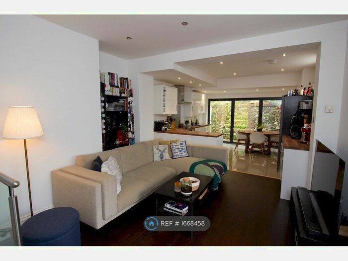 2 Bedroom Flat To Rent In Sydenham Road, Guildford, GU1