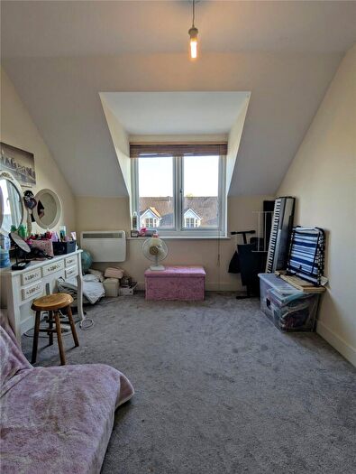 2 Bedroom Flat For Sale In Hollybrook Park, Bristol, Somerset, BS15