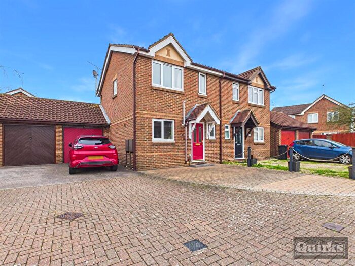 3 Bedroom Semi Detached House For Sale In Erskine Place, Wickford, SS12