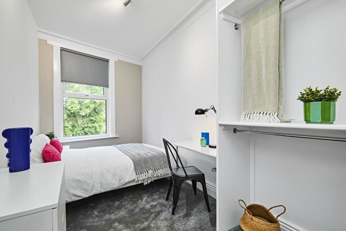 7 Bedroom House To Rent In Victoria Road, Leeds, LS6