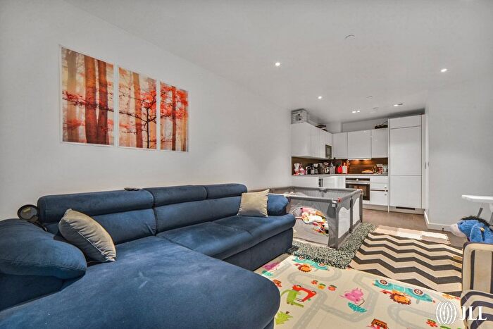 1 Bedroom Flat To Rent In Devan Grove, London, N4